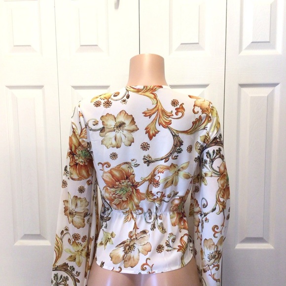 NWOT Banjul Womens Golden Floral Bell Sleeve Asymmetrical Top Size Small - Picture 7 of 8